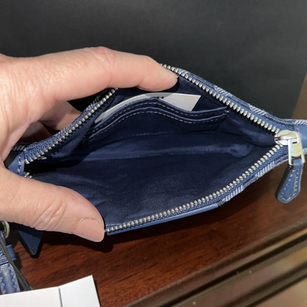 Coach Essential Wristlet in Signature Denim NWT - Picture 8 of 9